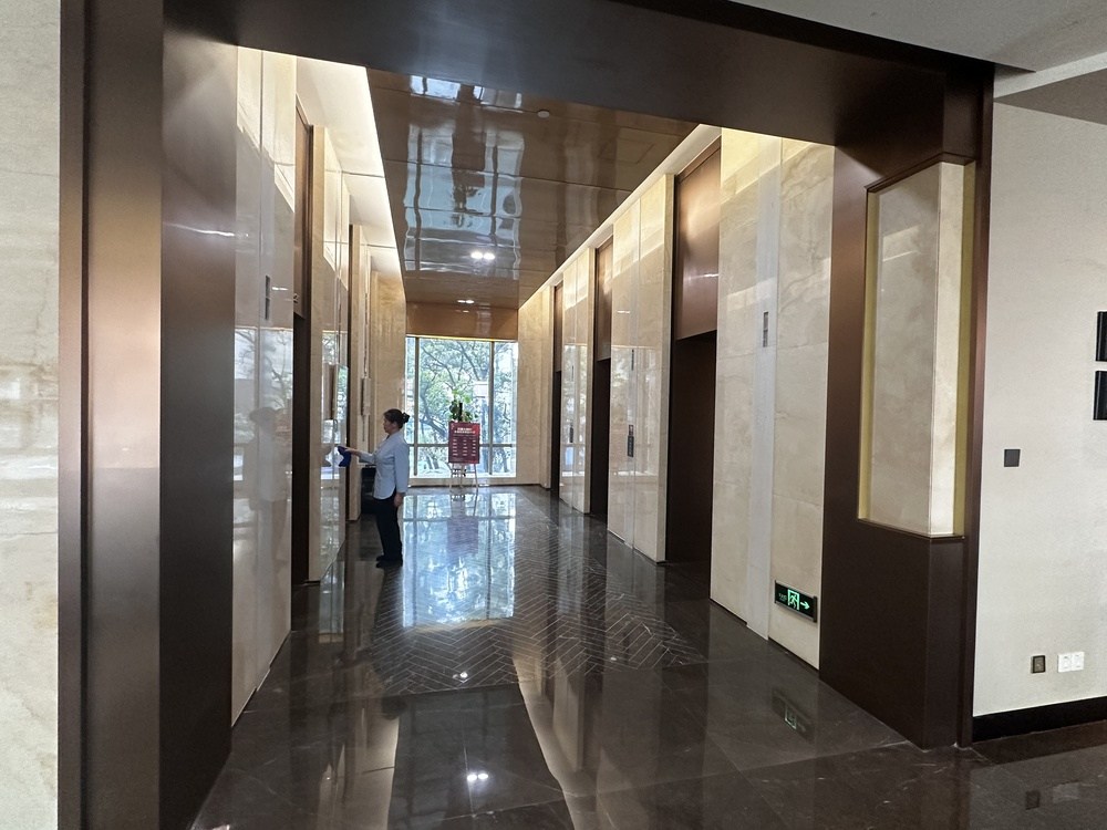 电梯厅1